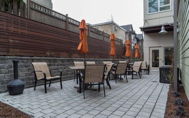 outdoor patio at a senior living home